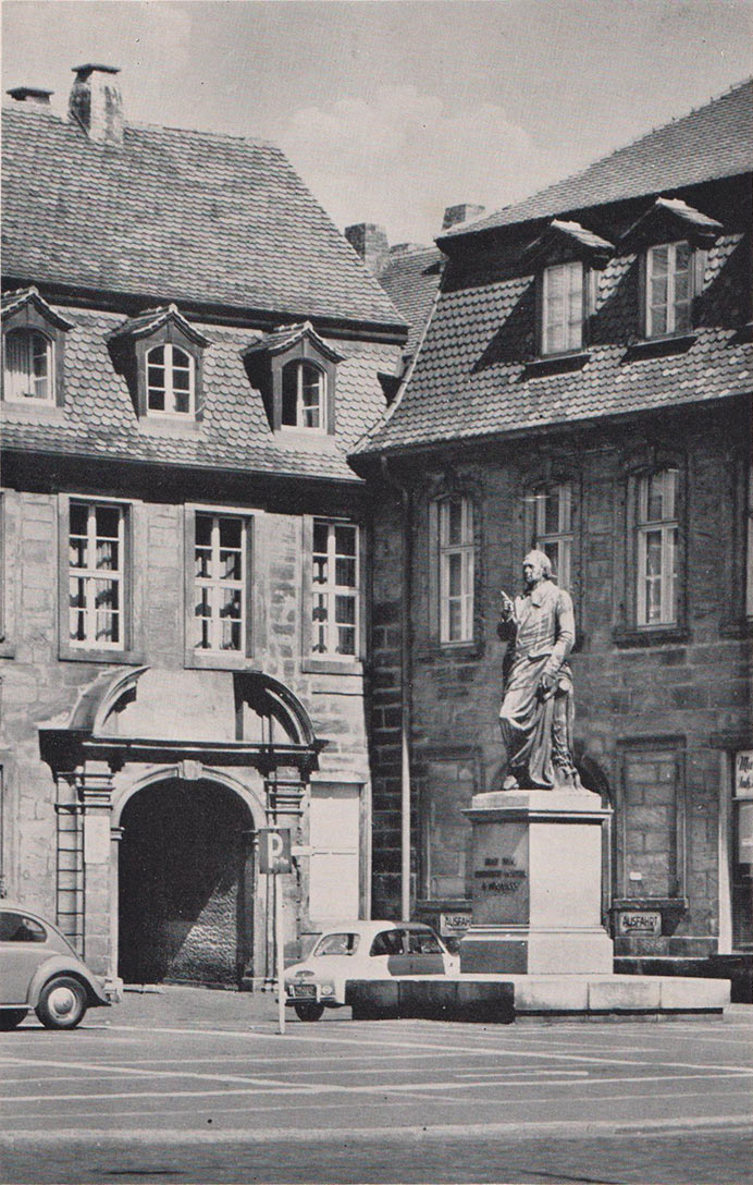 jp_a-z_denkmaeler-buesten-galerie-06