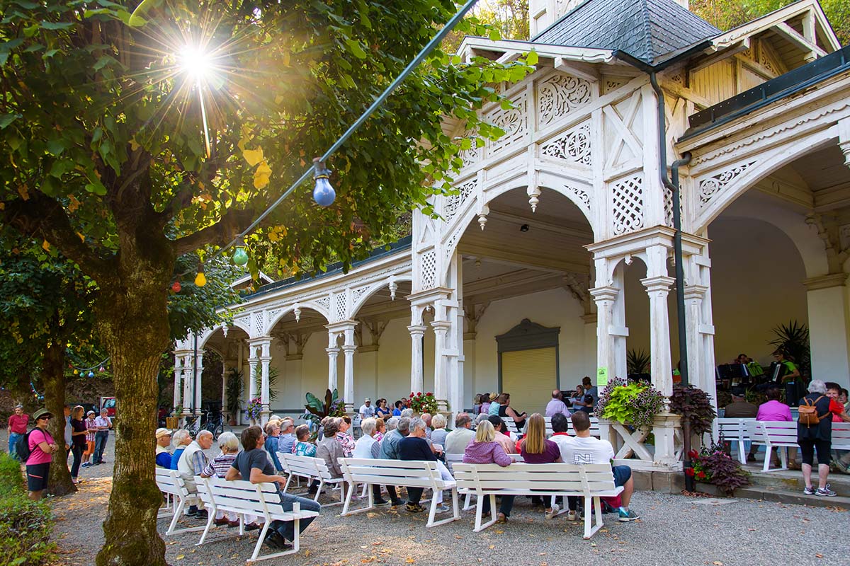 mgk-badberneck-kurpark-kolonnade-konzert-neu
